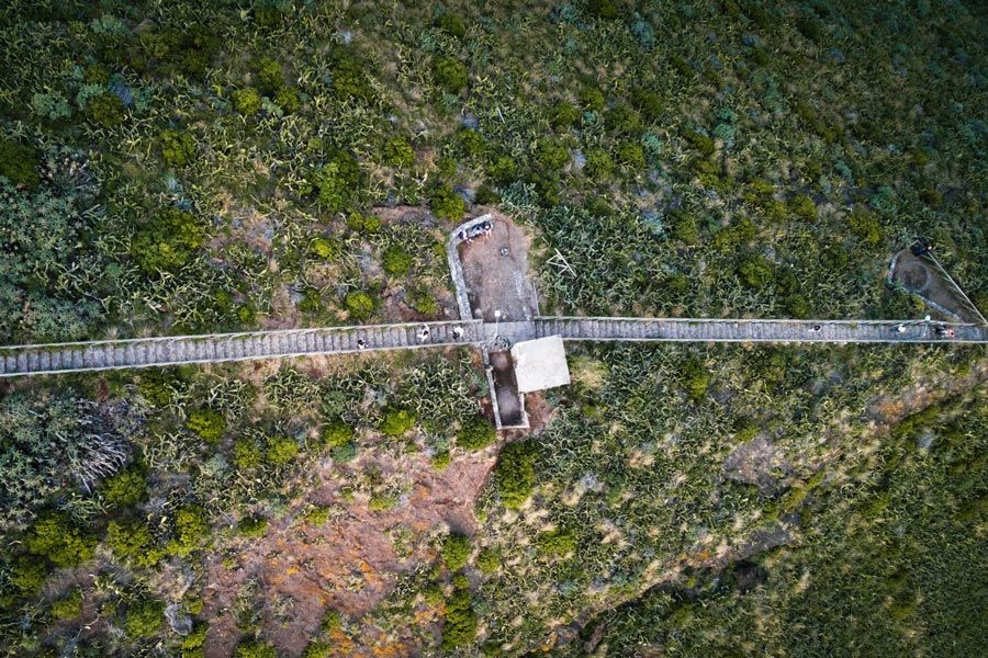 Hire a car in Madeira and discover Cristo Rei Statue